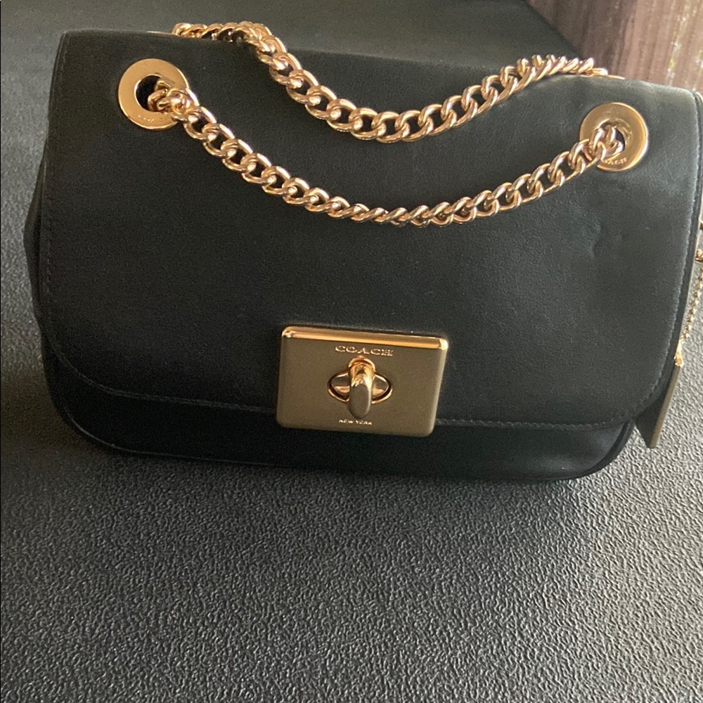 Elegant Black Chain Shoulder Bag - Picture 9 of 9